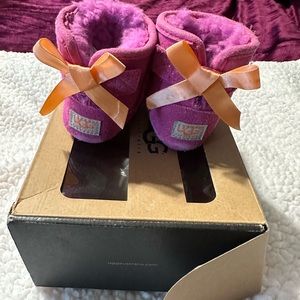 Preowned Hot Pink Uggs W/ Orange Box Crib Bootie SZ 0/1